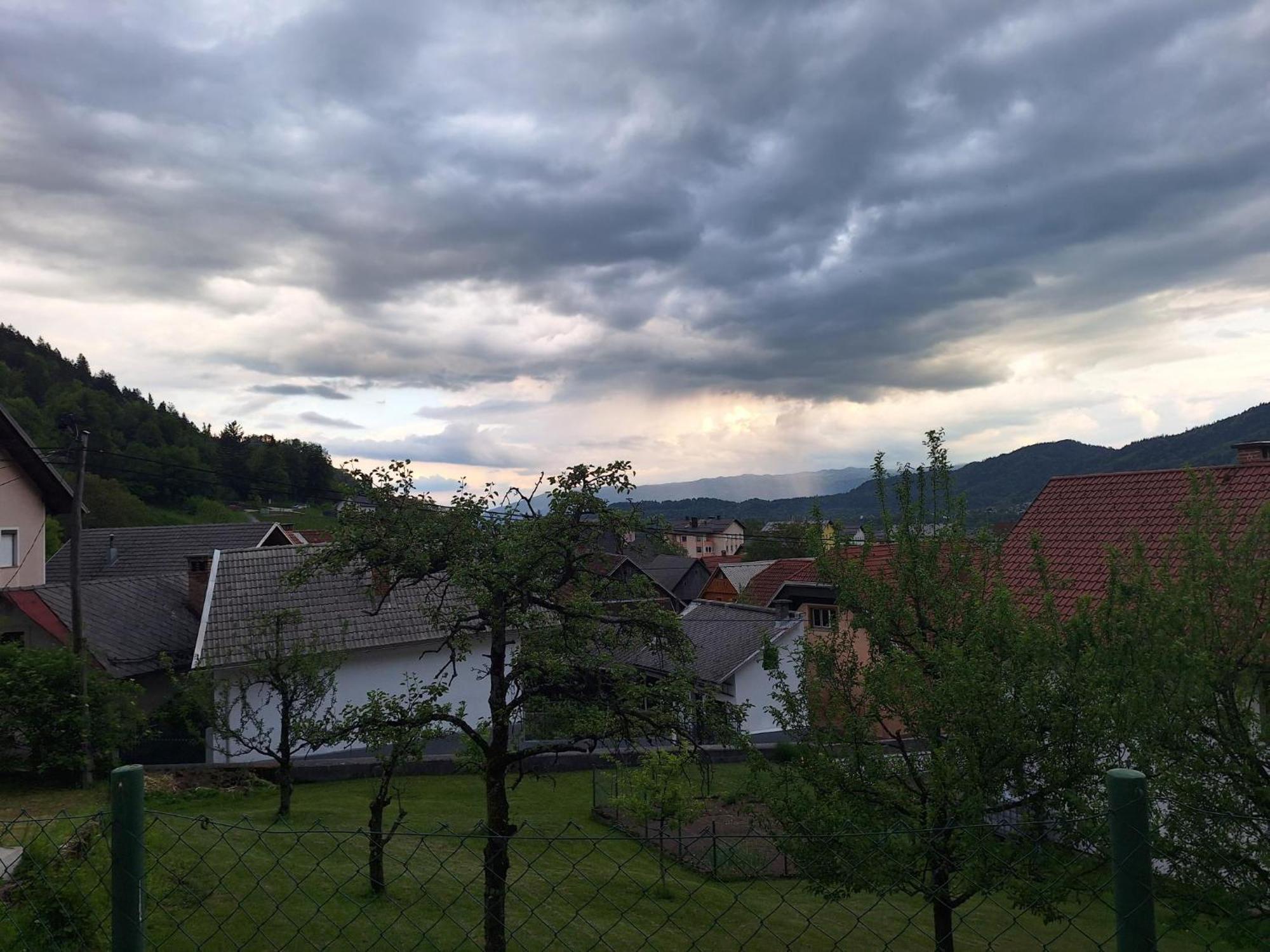 Apartment Belka Jesenice Luaran gambar