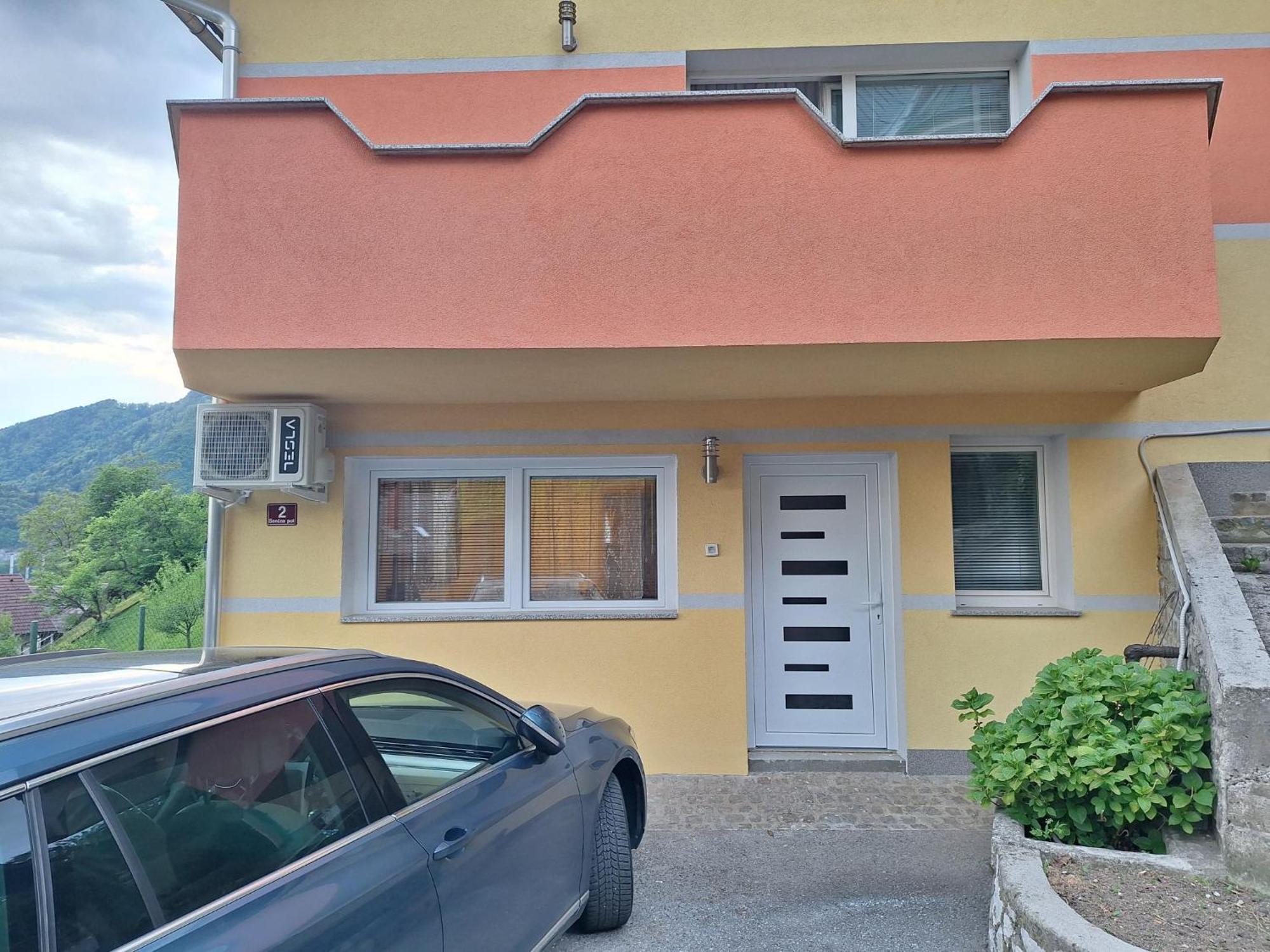 Apartment Belka Jesenice Luaran gambar
